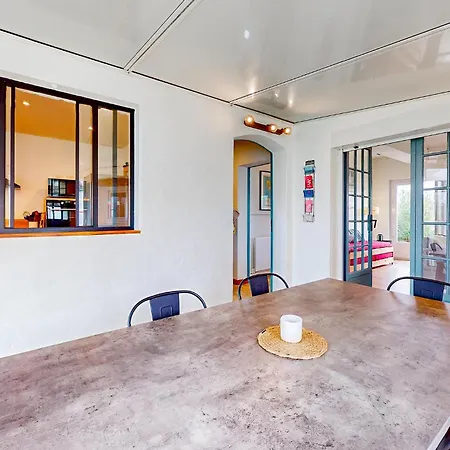 بيت للعطل 3 Bedroom Stunning In *