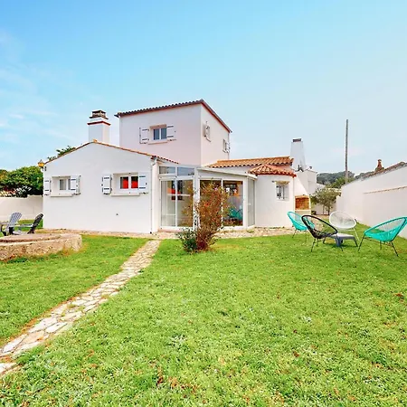 Lovely In Lepine With Kitchen Holiday home