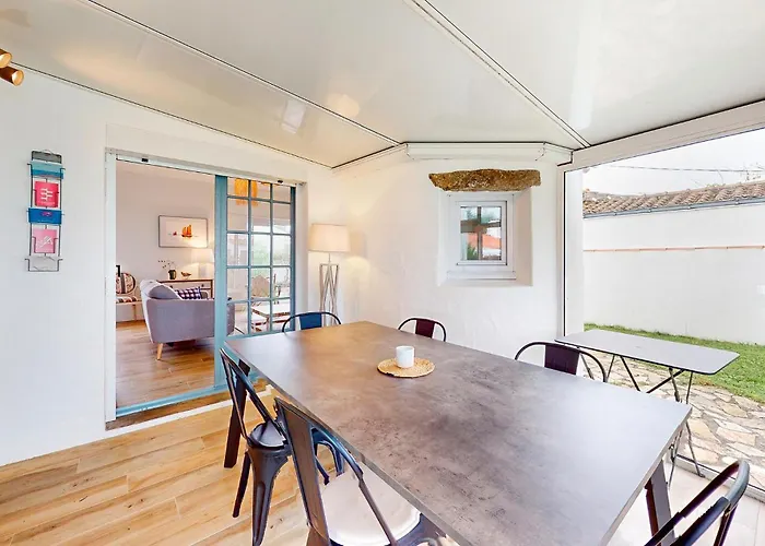 3 Bedroom Stunning In Prázdninový dům L'Epine (Vendee)